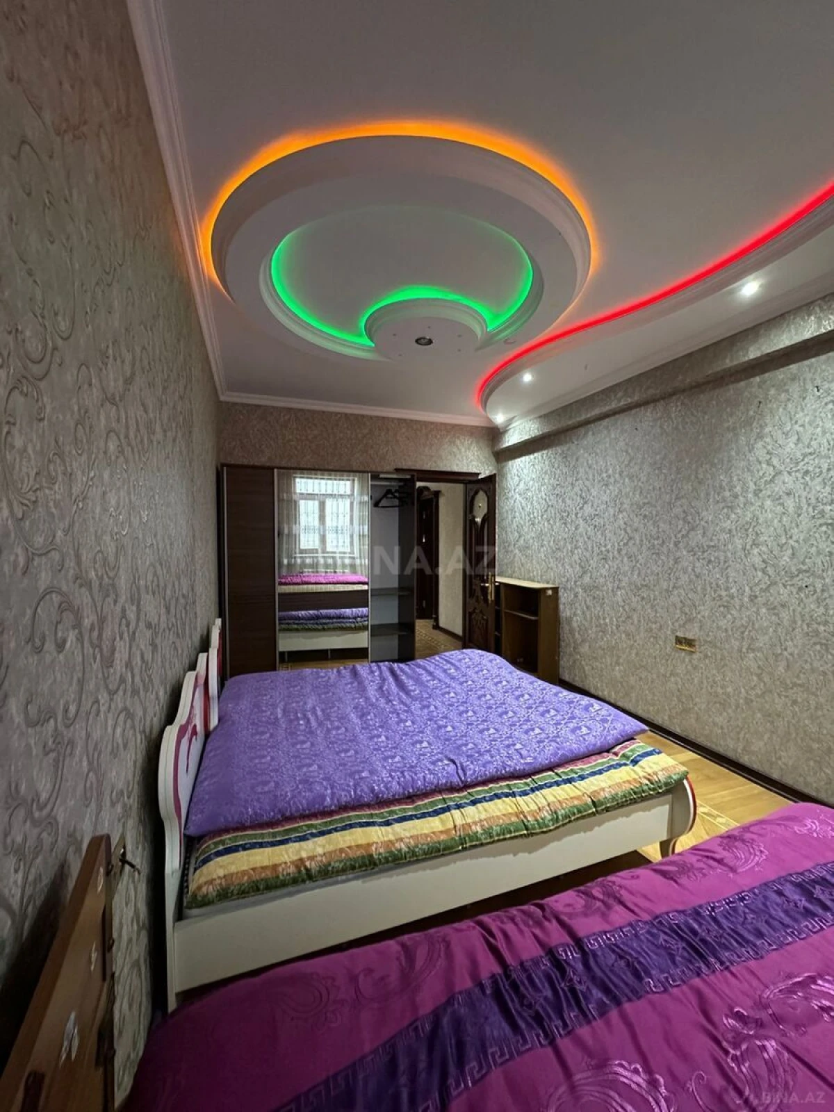 Kirayə verilir 4 otaqlı mənzil 200 m²
