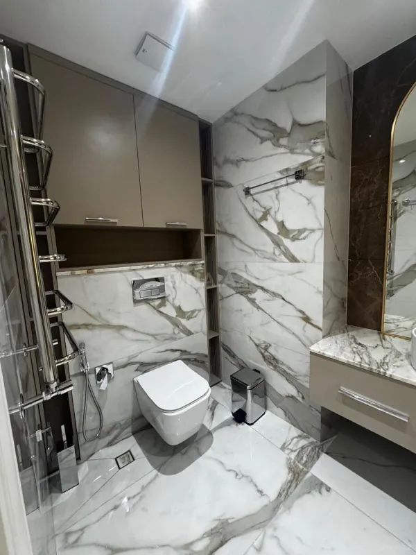 Satılır 4 otaqlı mənzil 170 m²