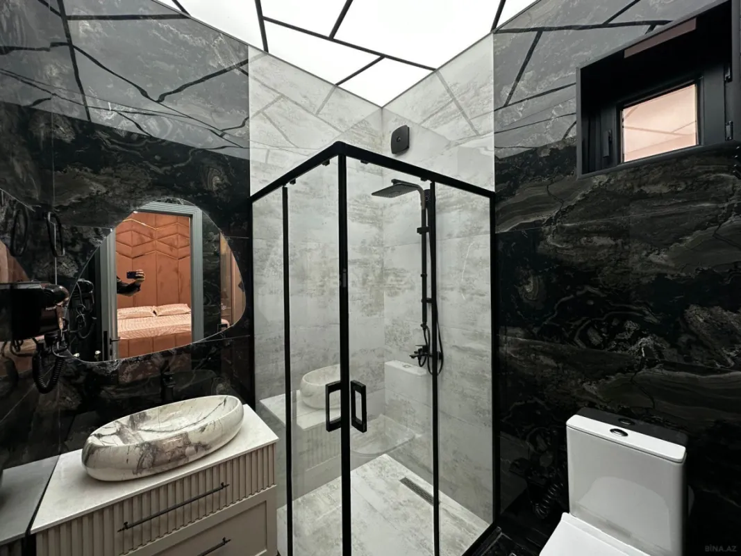 Satılır 5 otaqlı həyət evi 180 m²