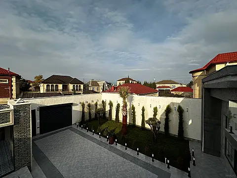 Satılır 5 otaqlı həyət evi 180 m²