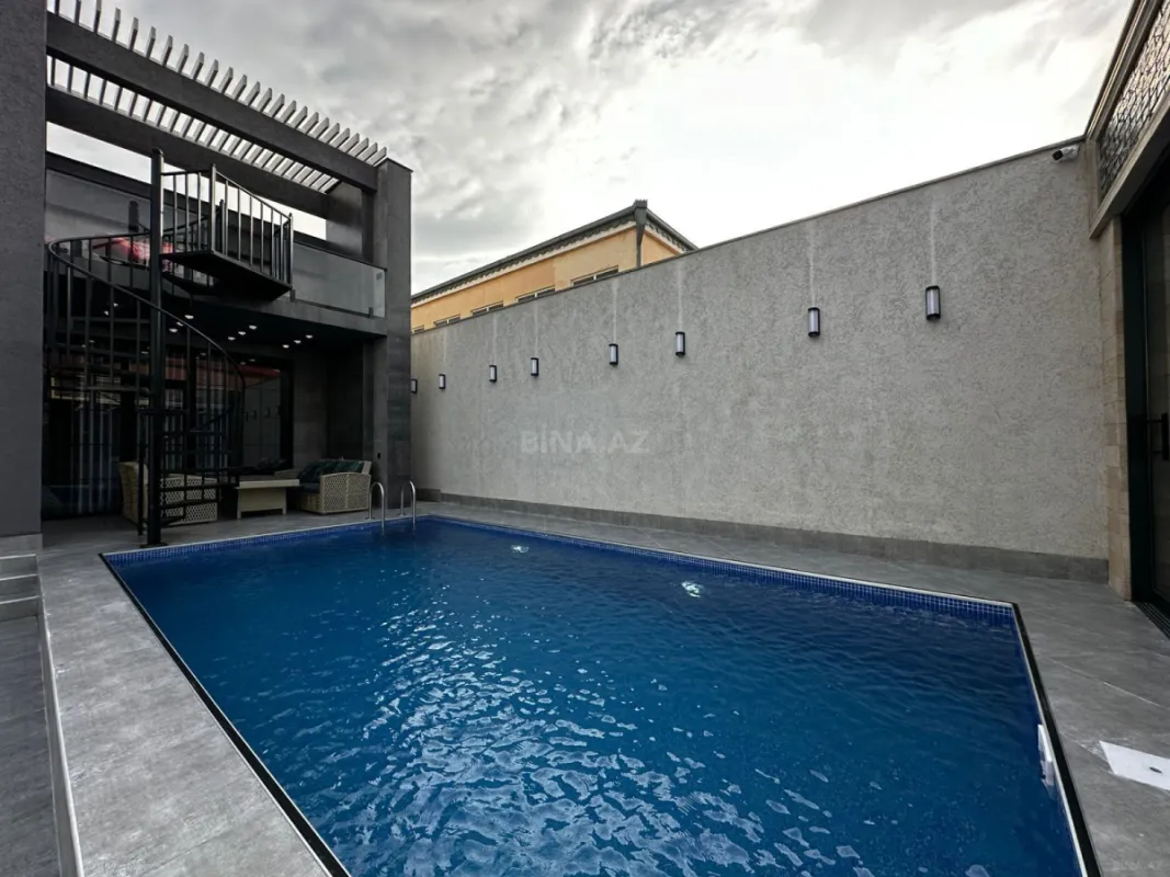 Satılır 5 otaqlı həyət evi 180 m²