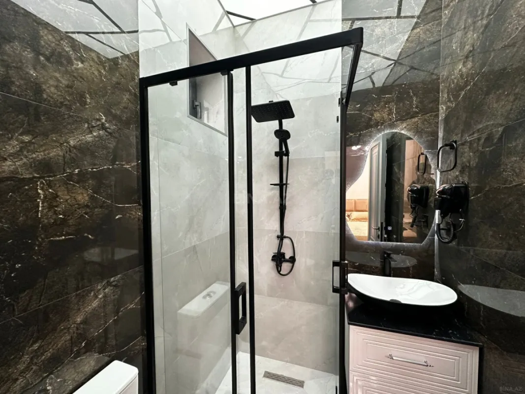 Satılır 5 otaqlı həyət evi 180 m²