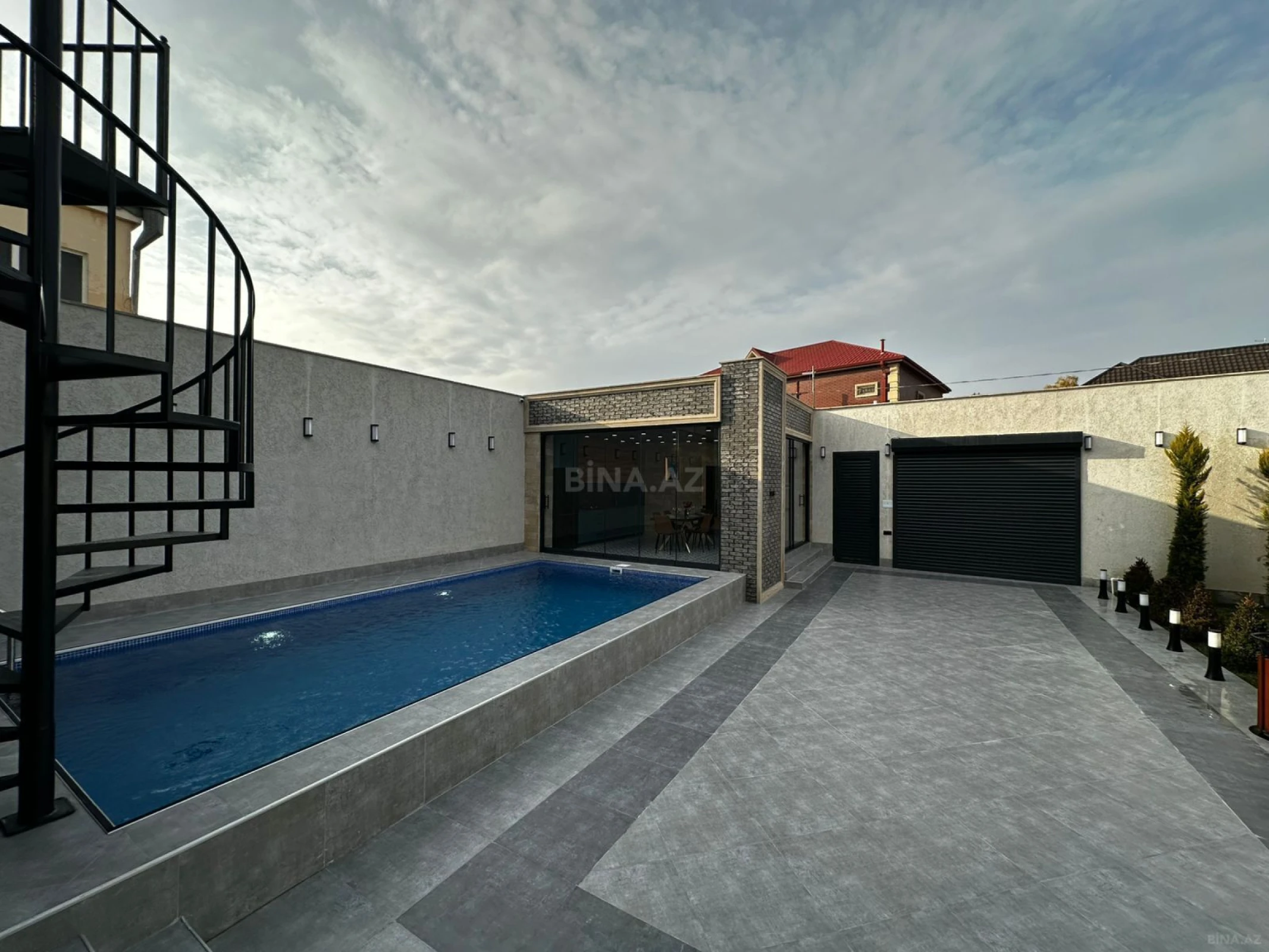 Satılır 5 otaqlı həyət evi 180 m²