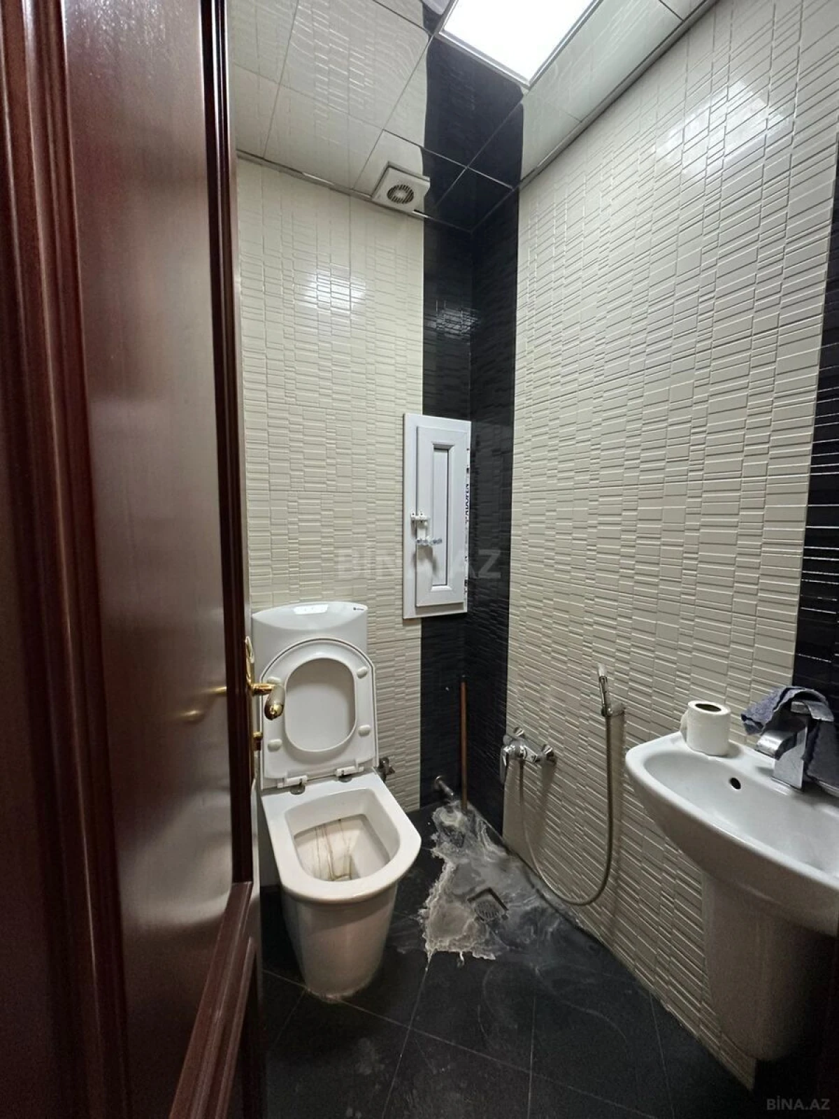 Kirayə verilir 4 otaqlı mənzil 200 m²