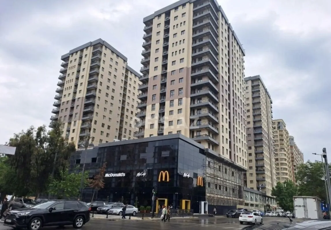 Satılır 3 otaqlı mənzil 157 m²