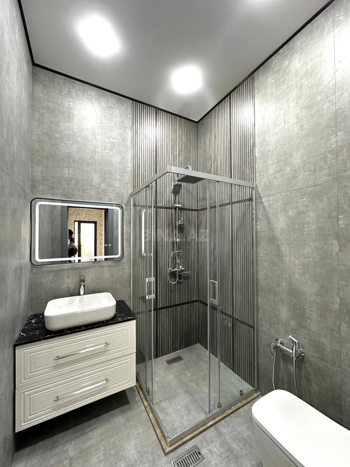 Satılır 4 otaqlı həyət evi 140 m²