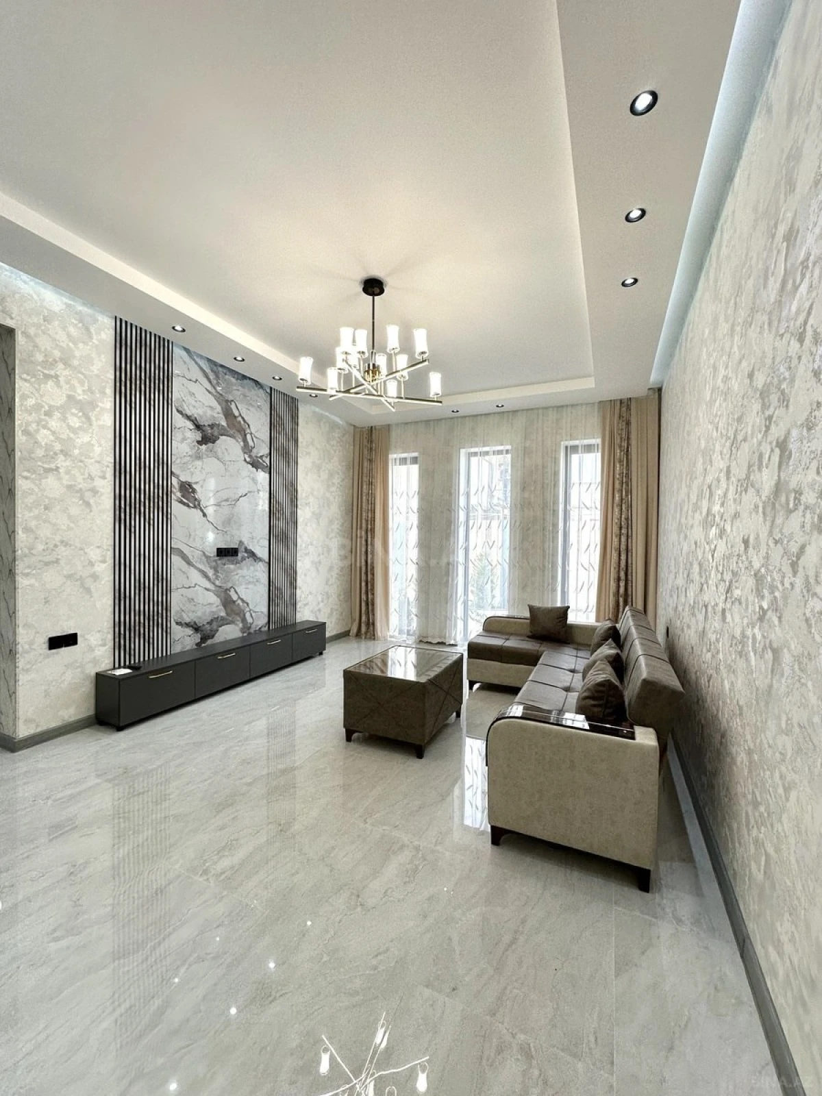 Satılır 4 otaqlı həyət evi 140 m²