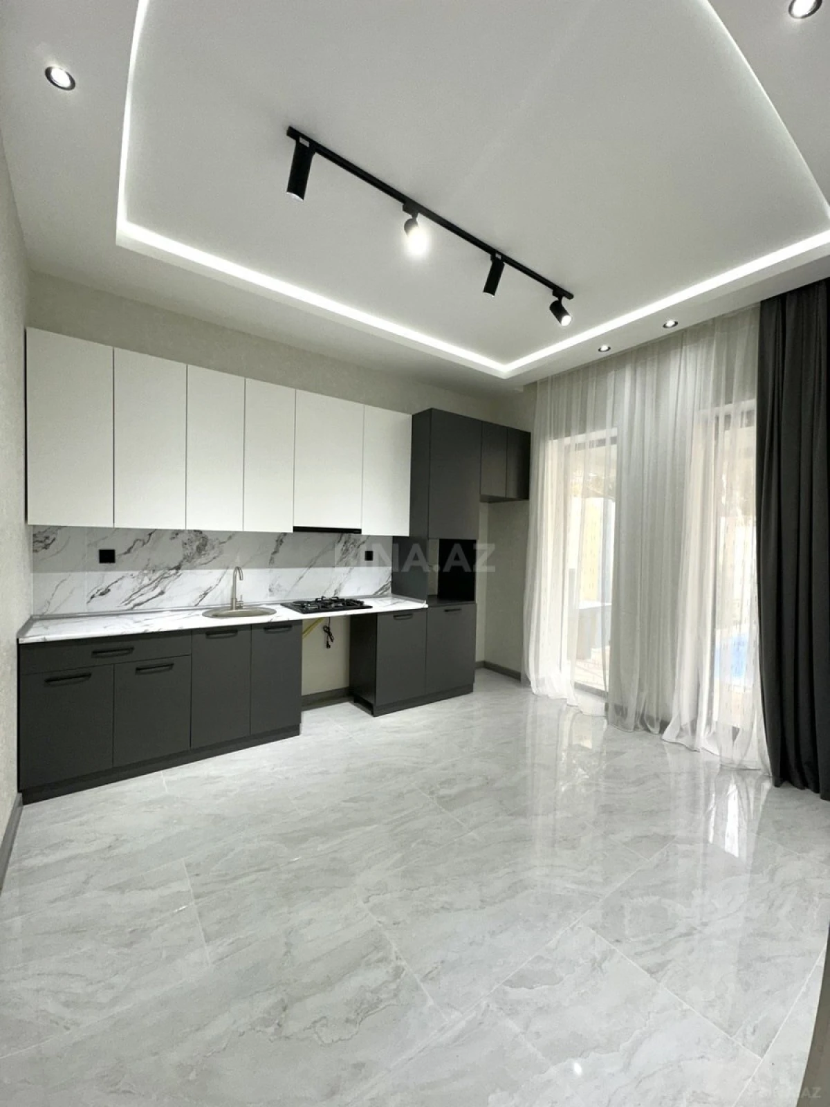 Satılır 4 otaqlı həyət evi 140 m²