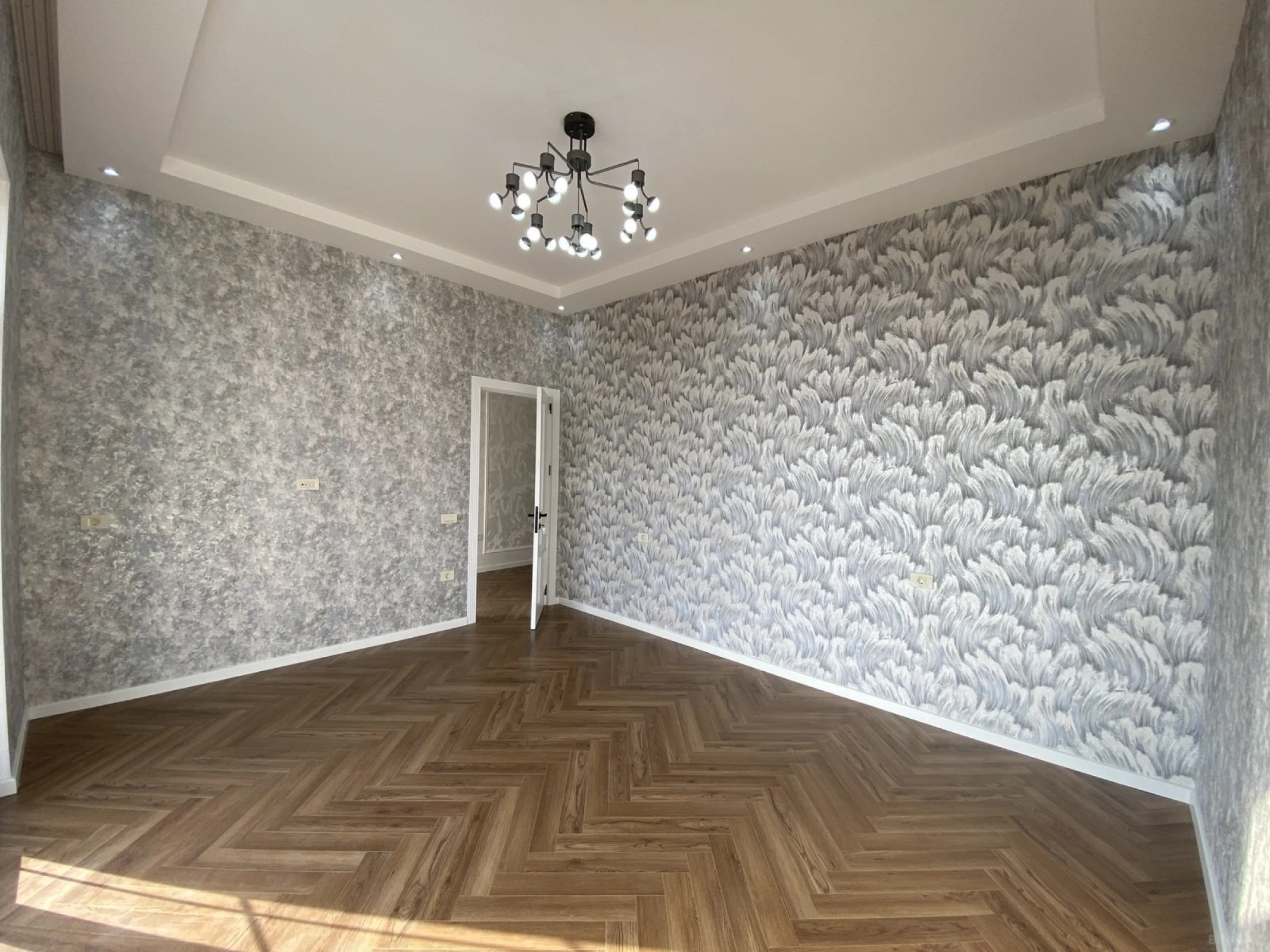 Satılır 4 otaqlı həyət evi 300 m²