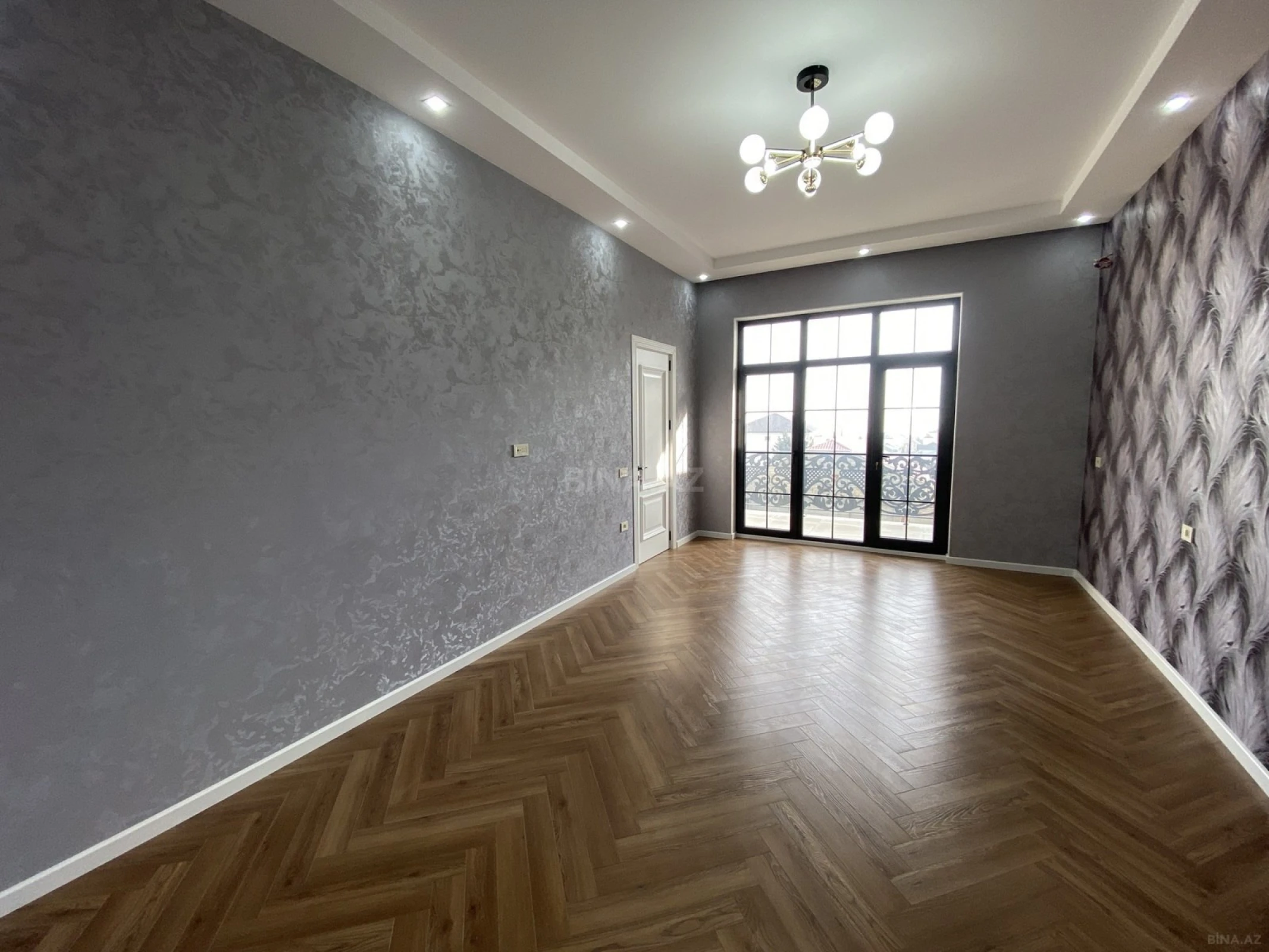 Satılır 4 otaqlı həyət evi 300 m²