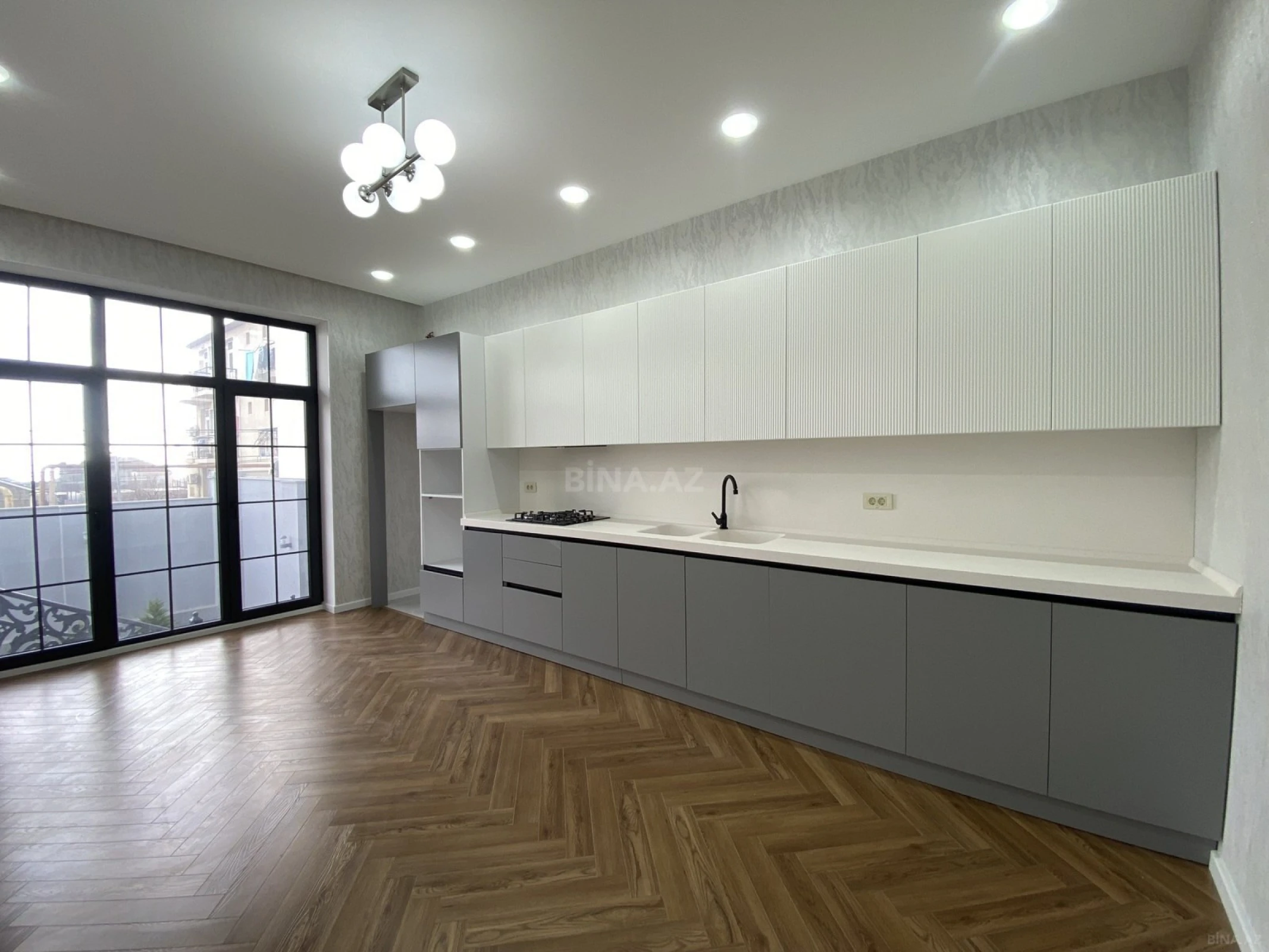 Satılır 4 otaqlı həyət evi 300 m²