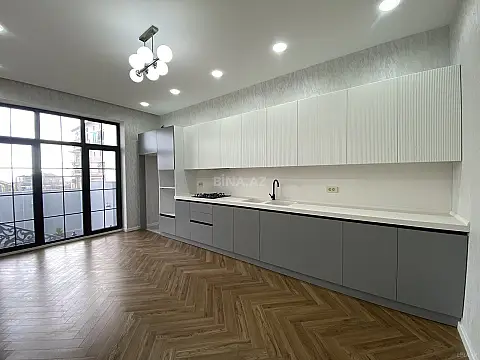 Satılır 4 otaqlı həyət evi 300 m²