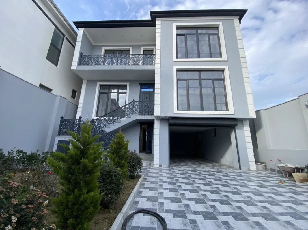Satılır 4 otaqlı həyət evi 300 m²