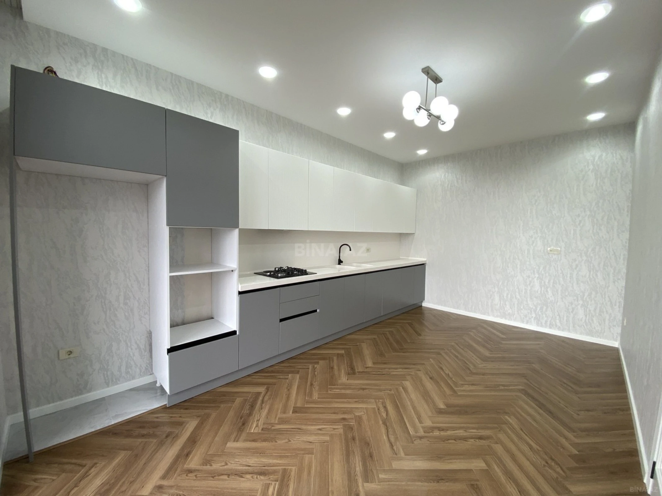 Satılır 4 otaqlı həyət evi 300 m²