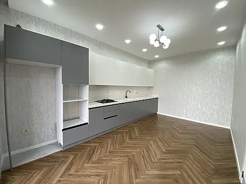 Satılır 4 otaqlı həyət evi 300 m²