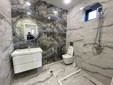 Satılır 4 otaqlı həyət evi 300 m²