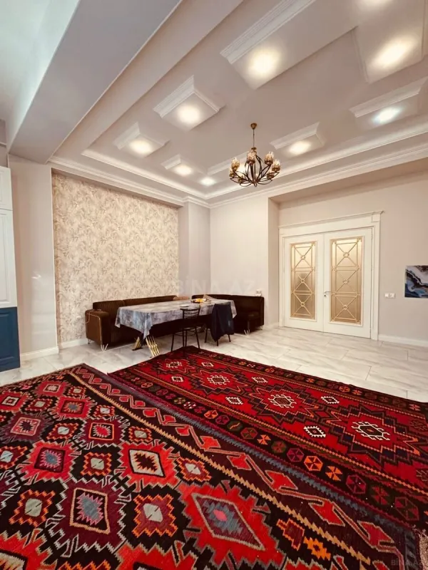 Satılır 4 otaqlı mənzil 210.5 m²