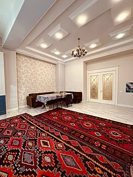 Satılır 4 otaqlı mənzil 210.5 m²