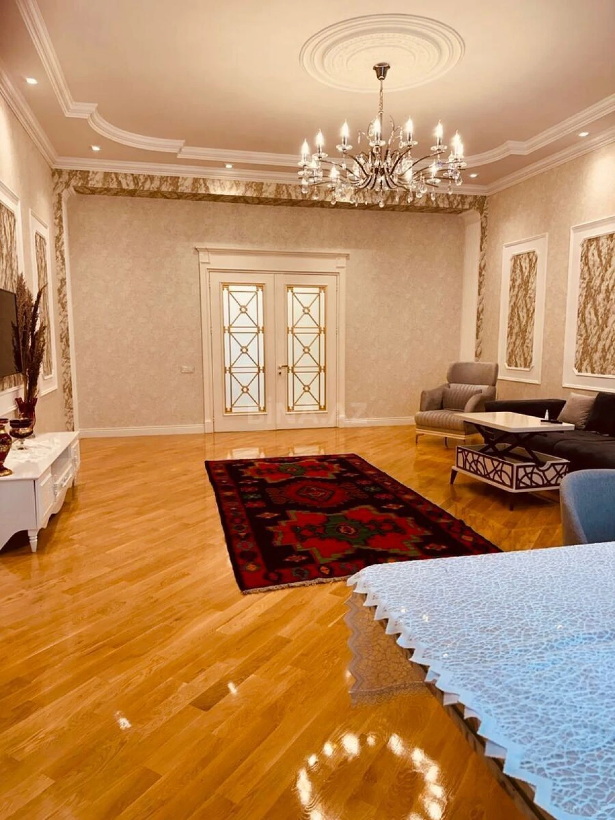 Satılır 4 otaqlı mənzil 210.5 m²