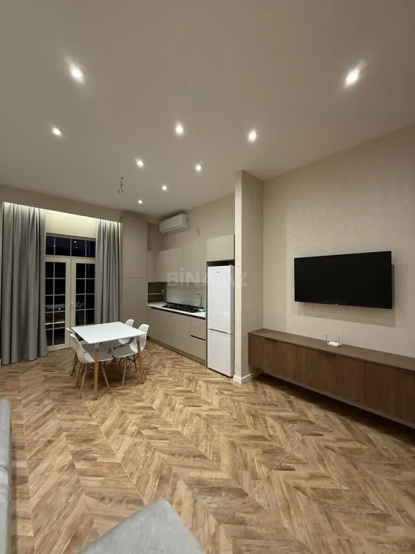 Kirayə verilir 2 otaqlı mənzil 66 m²
