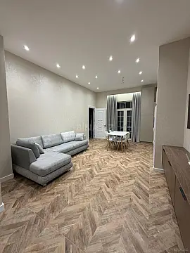 Kirayə verilir 2 otaqlı mənzil 66 m²