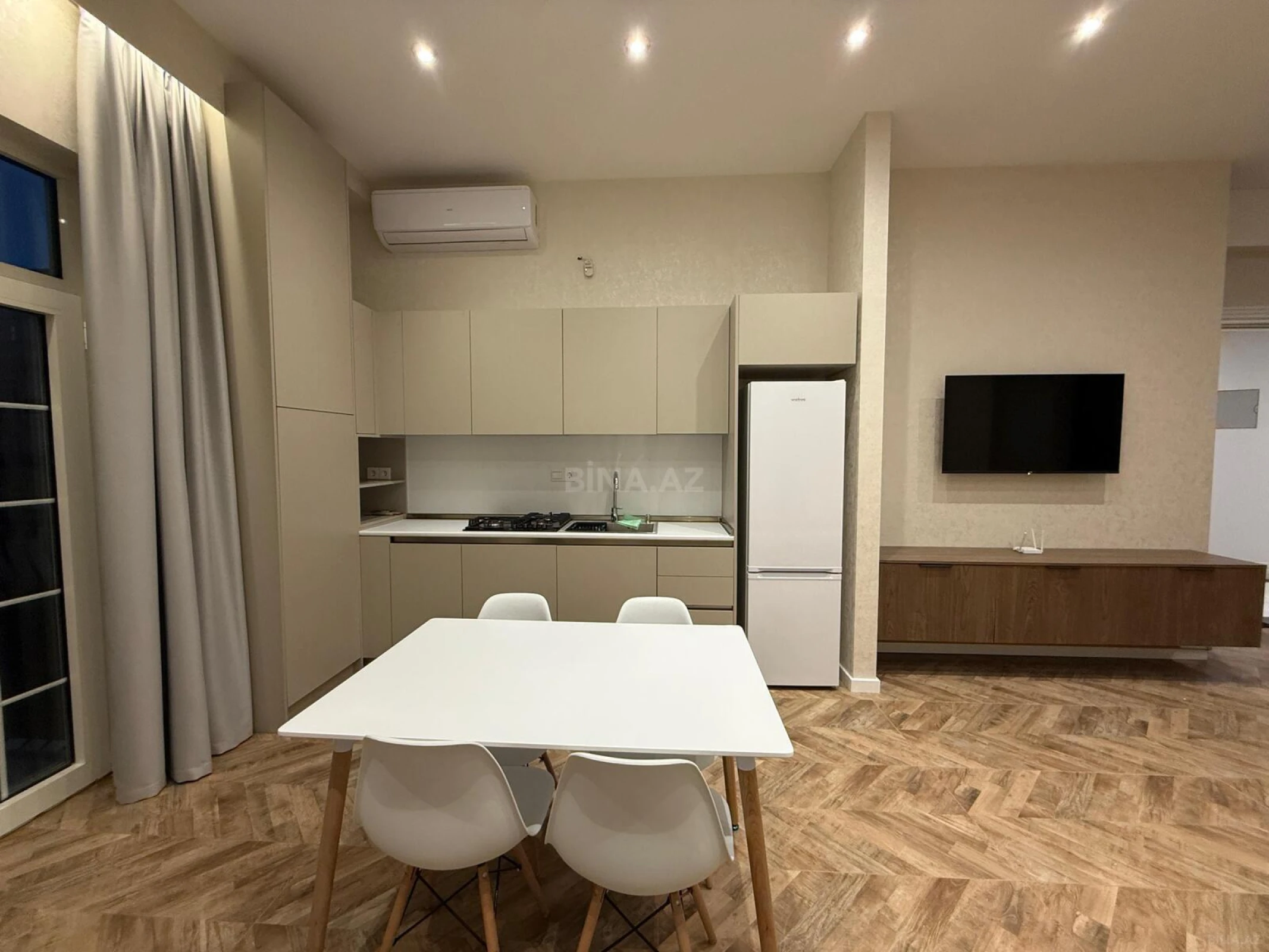 Kirayə verilir 2 otaqlı mənzil 66 m²