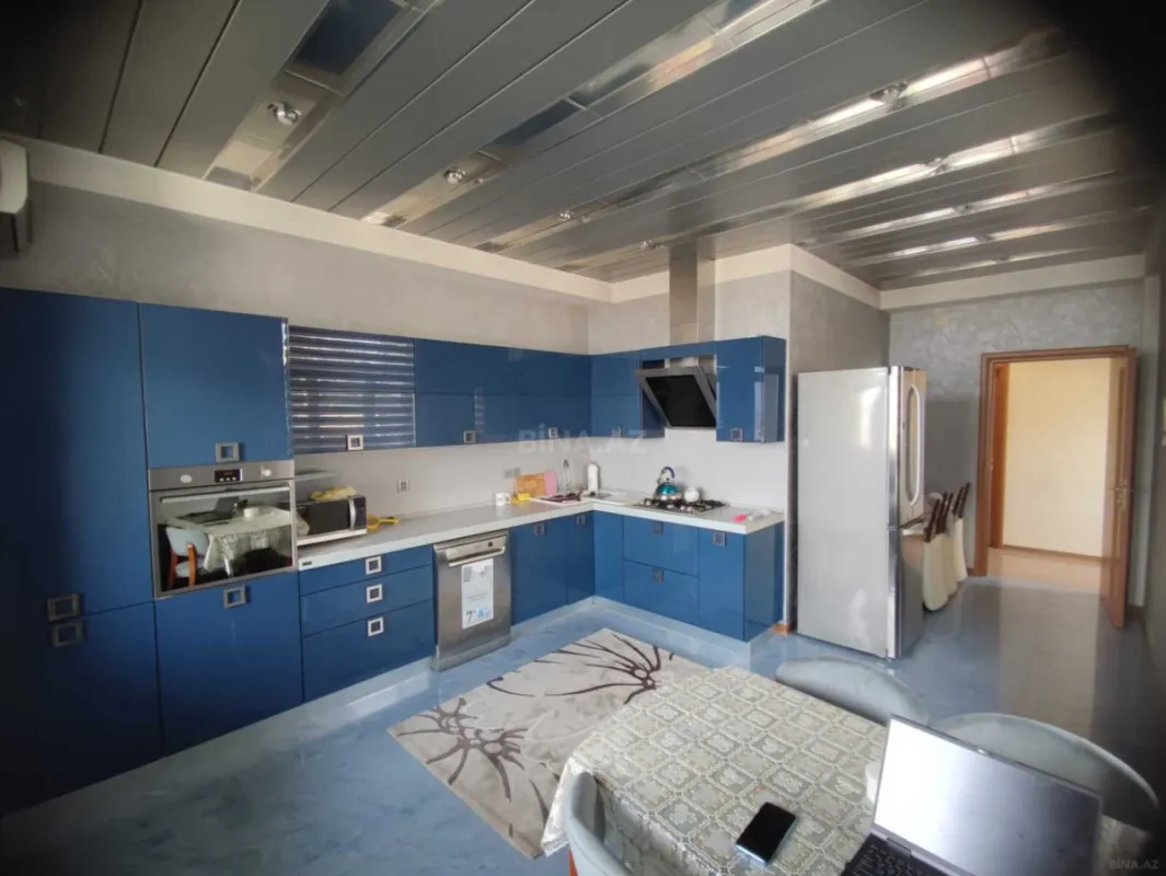 Kirayə verilir 4 otaqlı mənzil 180 m²