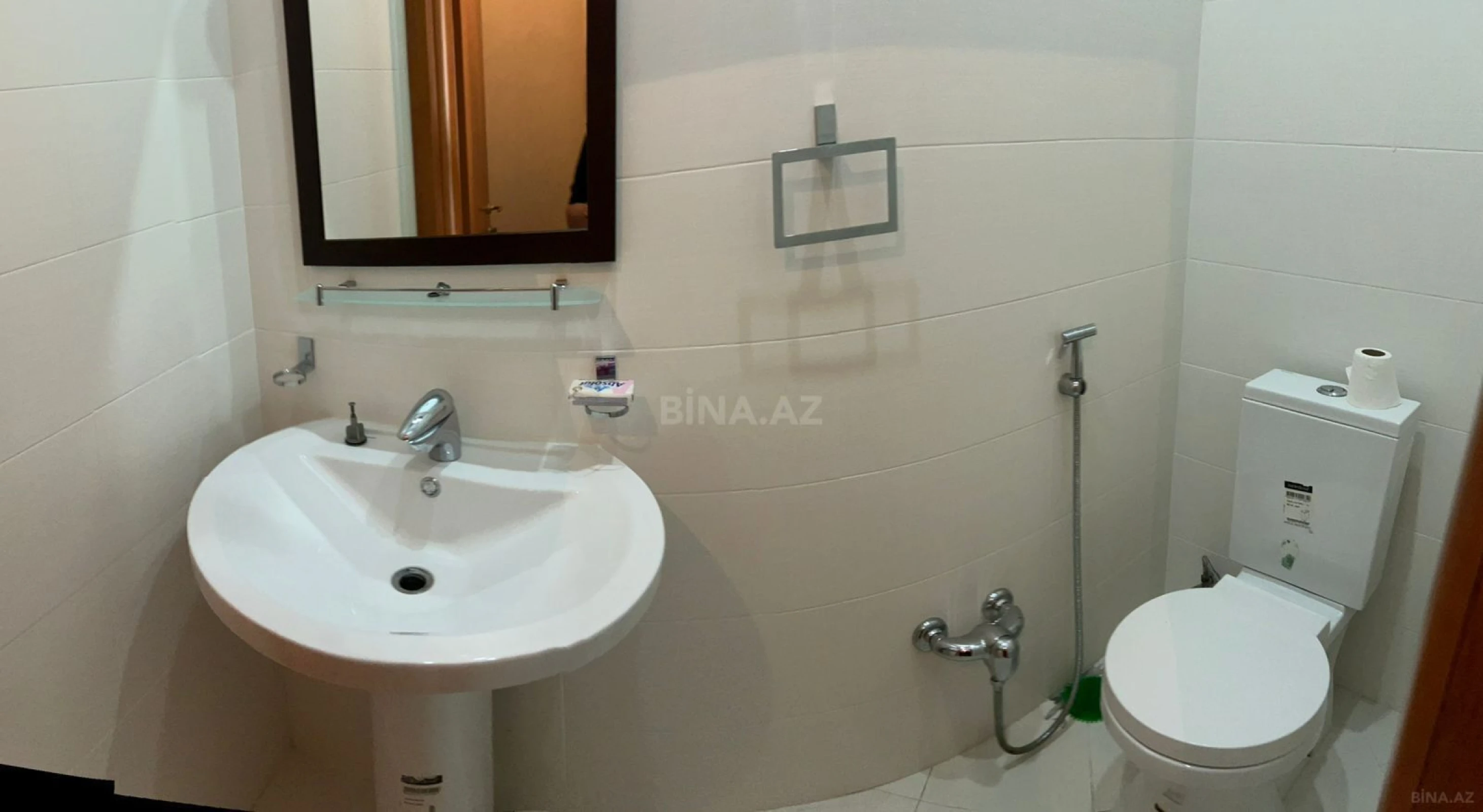 Kirayə verilir 4 otaqlı mənzil 180 m²