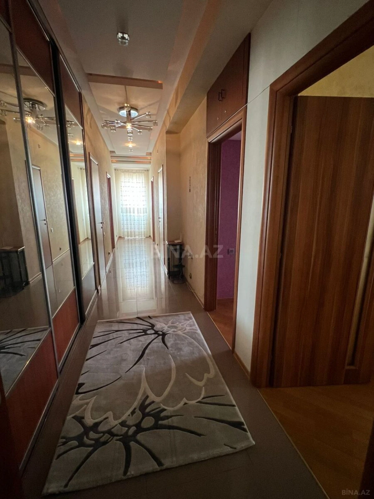 Kirayə verilir 4 otaqlı mənzil 180 m²