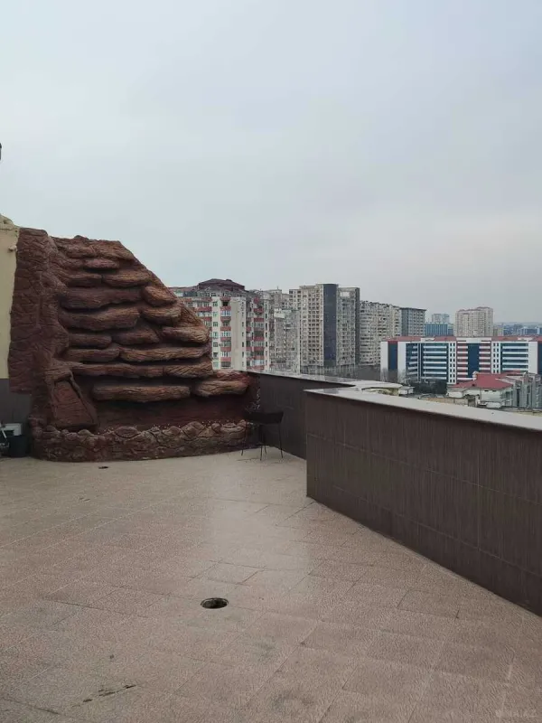 Kirayə verilir 4 otaqlı mənzil 180 m²