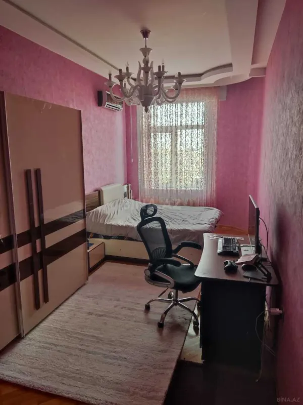 Kirayə verilir 4 otaqlı mənzil 180 m²