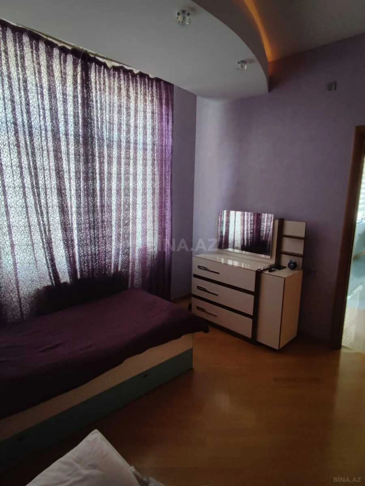 Kirayə verilir 4 otaqlı mənzil 180 m²