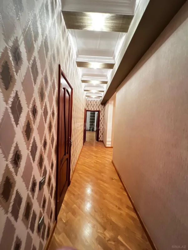 Satılır 3 otaqlı mənzil 134 m²