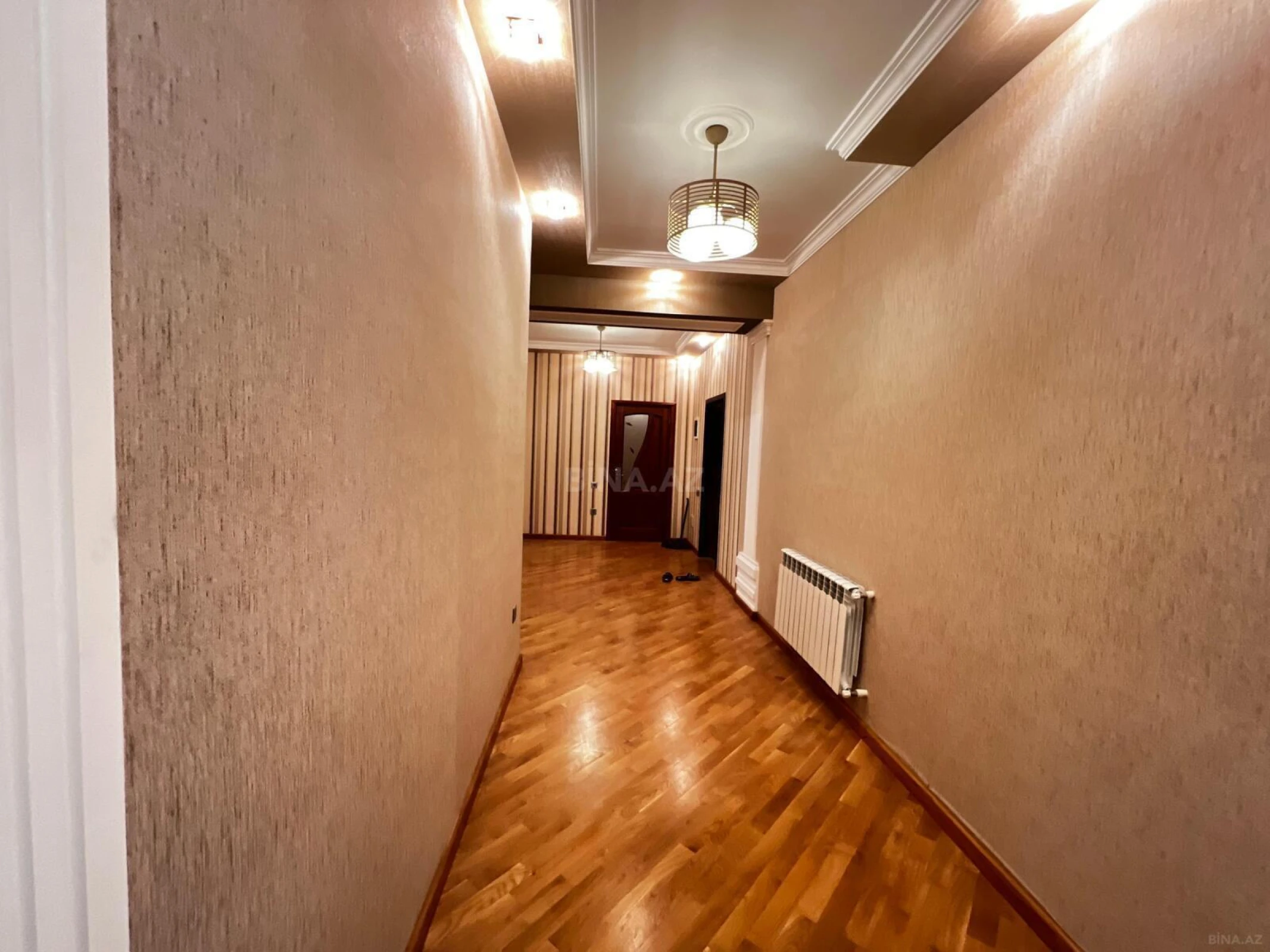 Satılır 3 otaqlı mənzil 134 m²