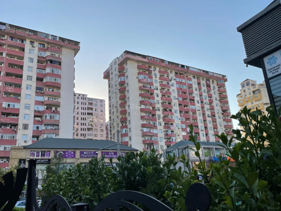 Satılır 3 otaqlı mənzil 134 m²