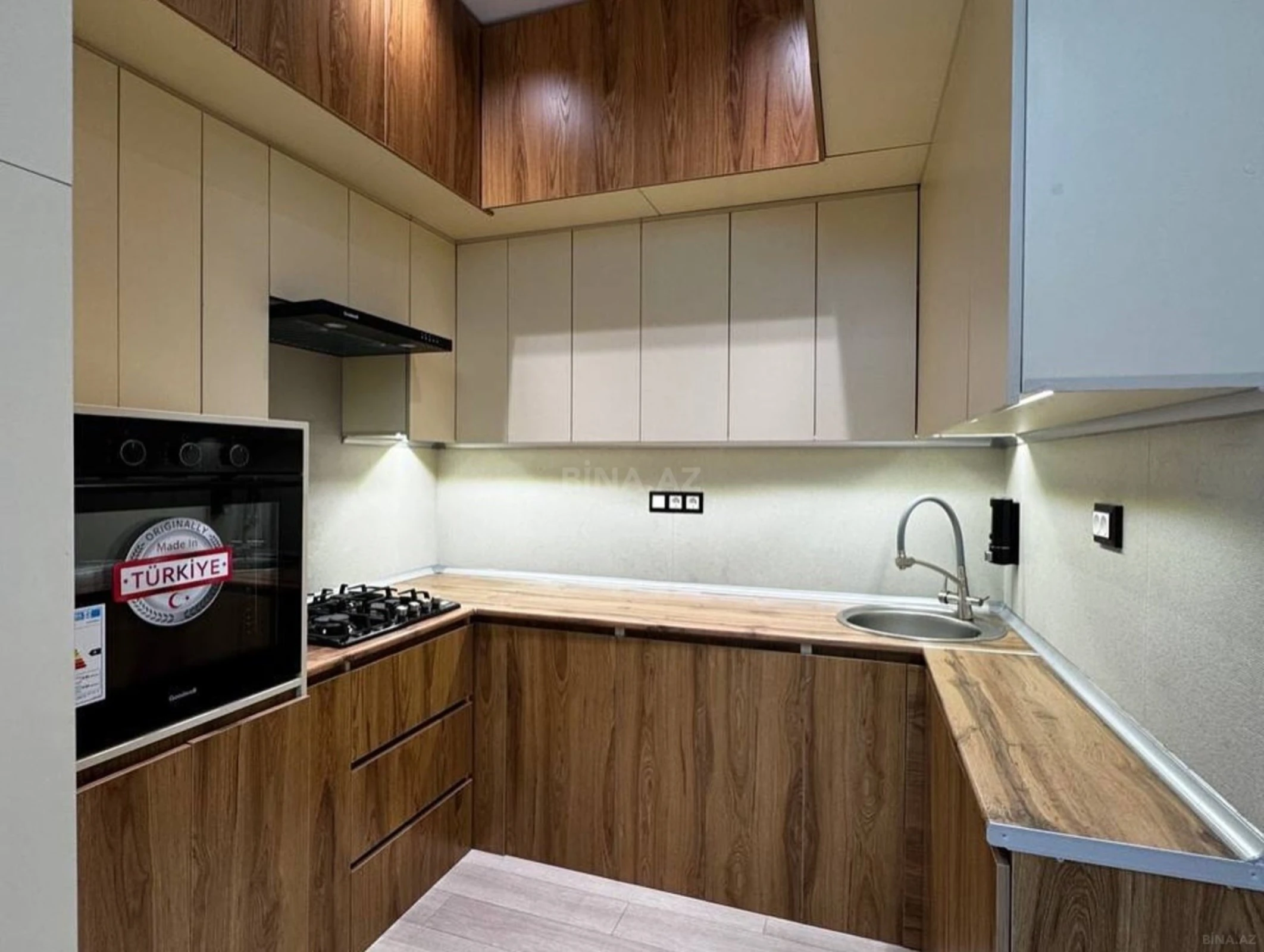 Kirayə verilir 2 otaqlı mənzil 70 m²