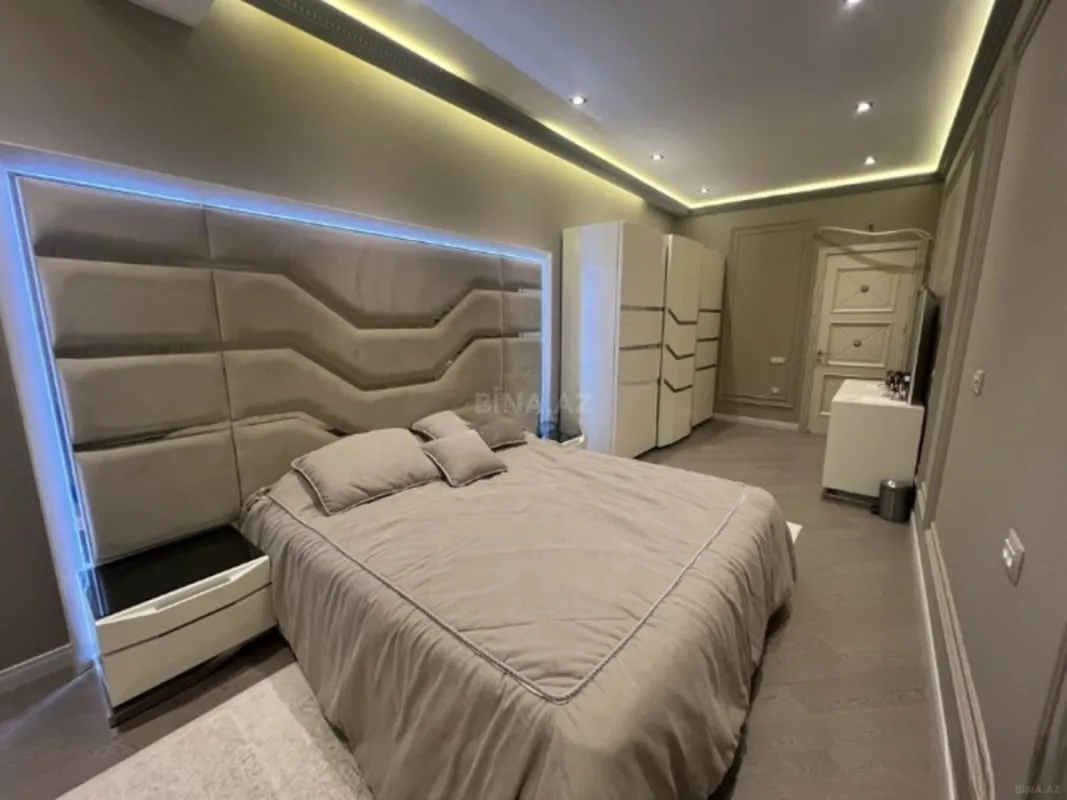 Satılır 3 otaqlı mənzil 115 m²