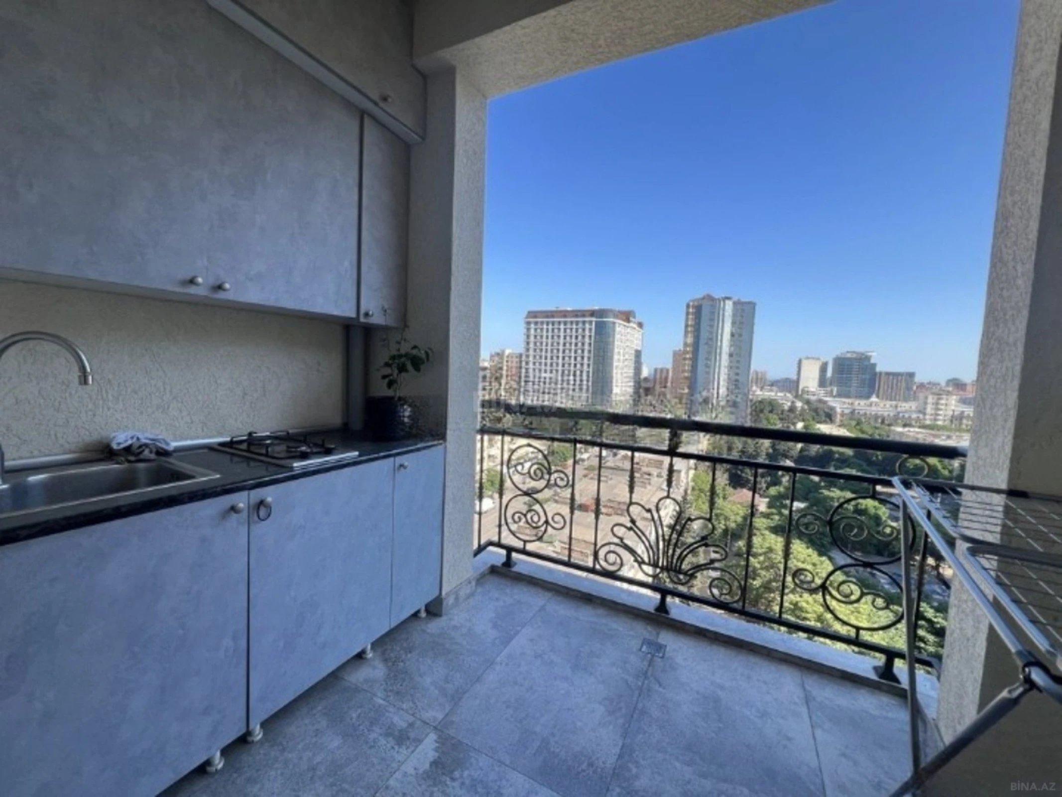 Satılır 3 otaqlı mənzil 115 m²