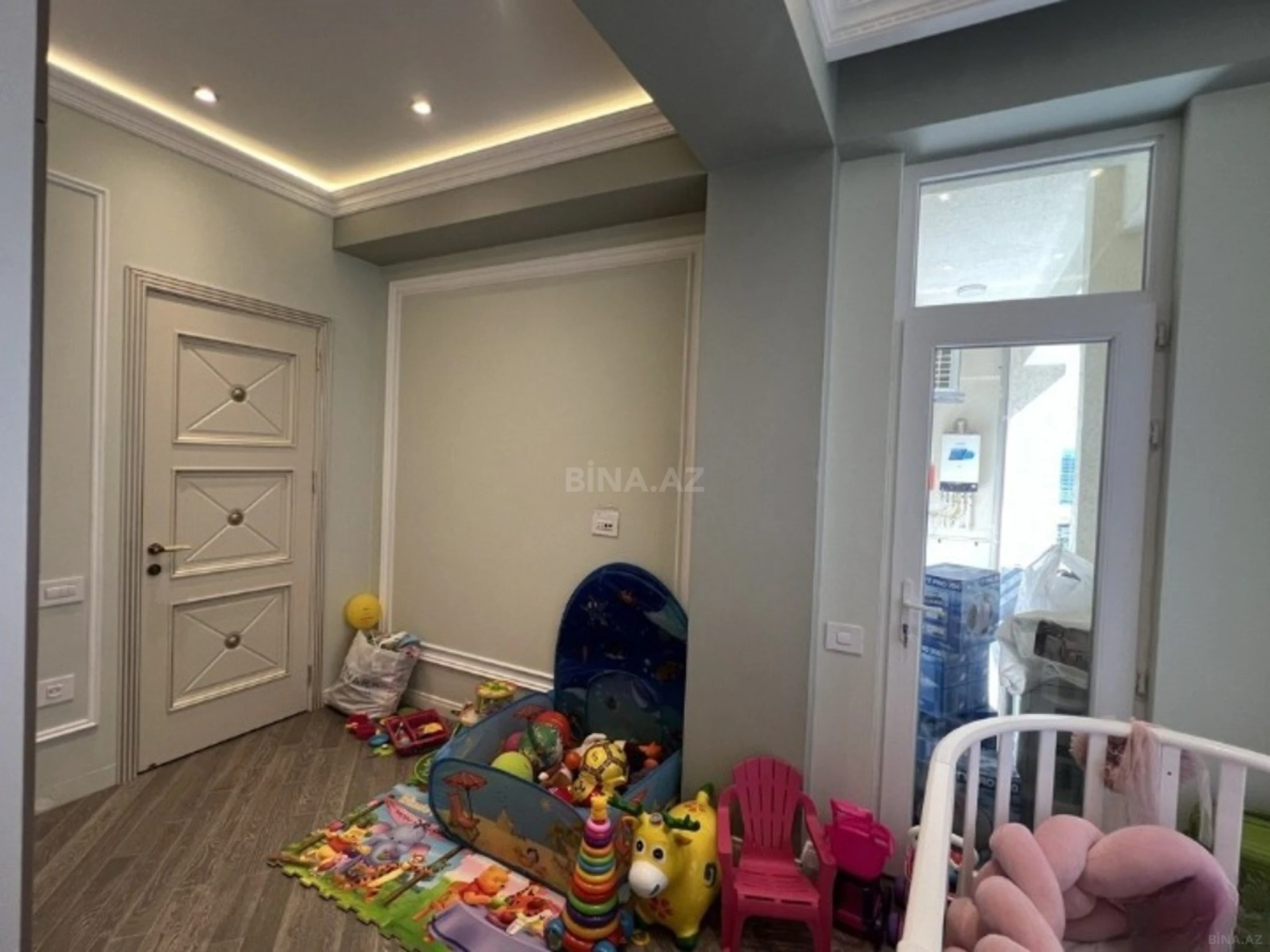 Satılır 3 otaqlı mənzil 115 m²