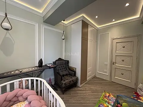 Satılır 3 otaqlı mənzil 115 m²