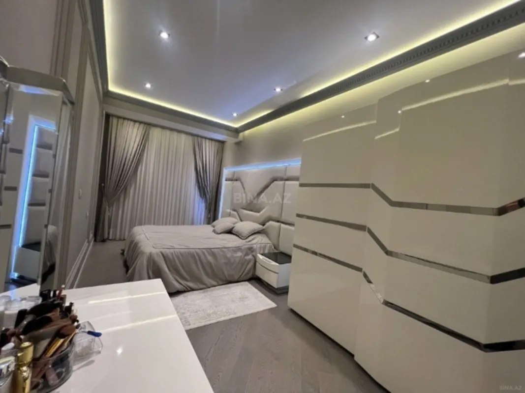 Satılır 3 otaqlı mənzil 115 m²