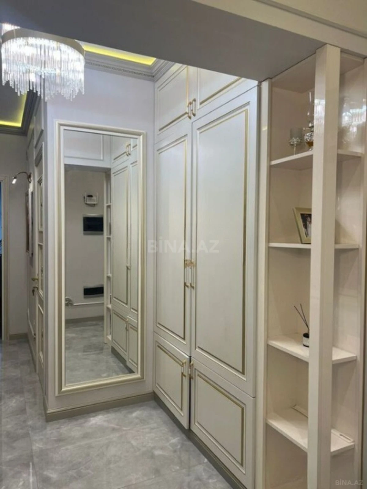 Satılır 3 otaqlı mənzil 115 m²