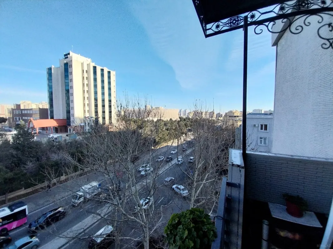 Satılır 2 otaqlı mənzil 63 m²