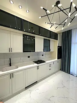 Satılır 3 otaqlı mənzil 132 m²