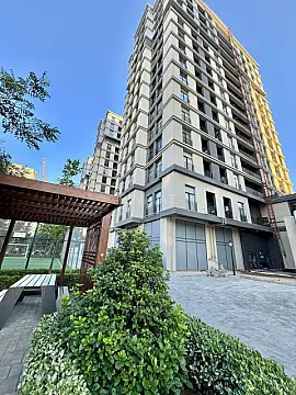 Satılır 3 otaqlı mənzil 132 m²
