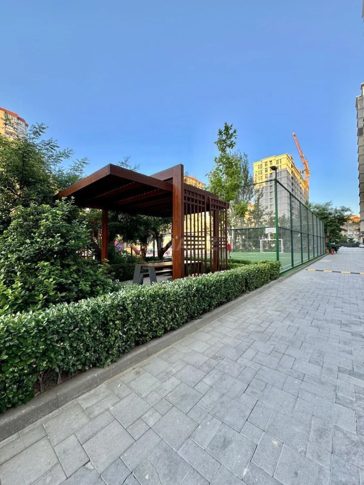 Satılır 3 otaqlı mənzil 132 m²