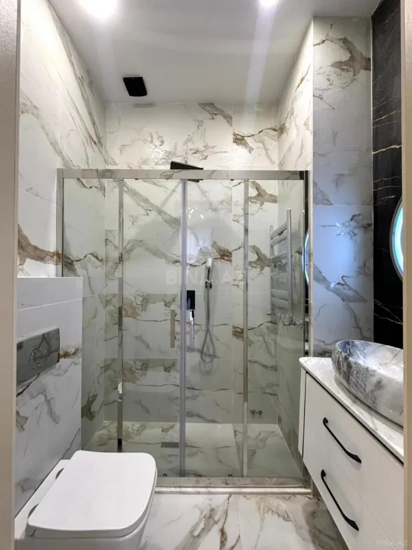 Satılır 3 otaqlı mənzil 132 m²