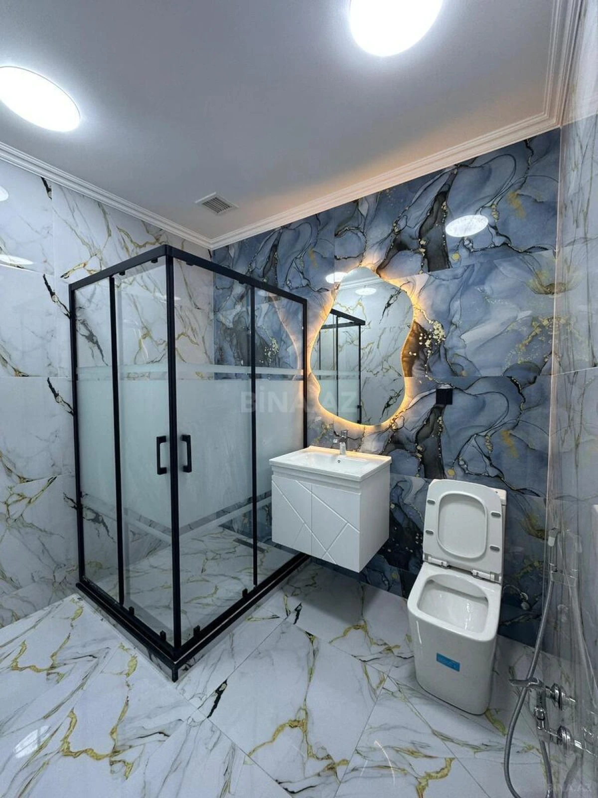Satılır 2 otaqlı mənzil 66 m²