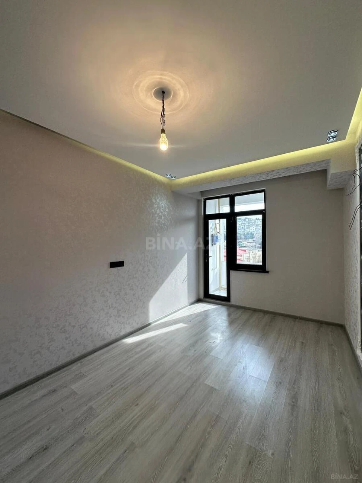 Satılır 2 otaqlı mənzil 66 m²