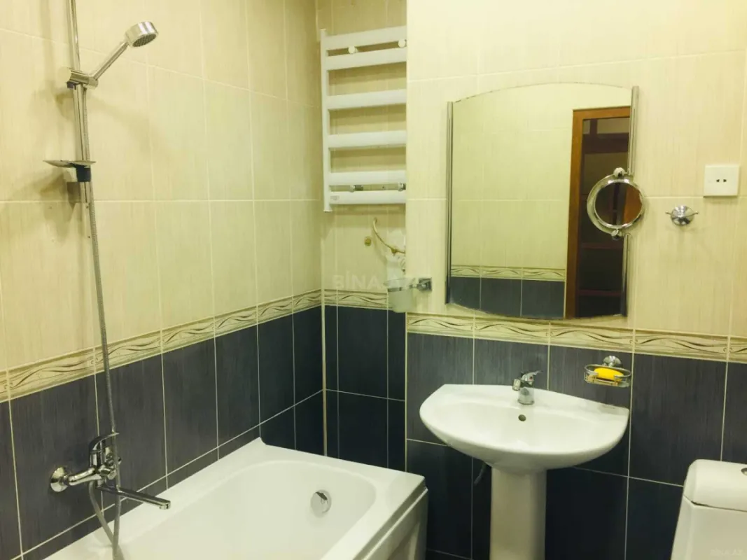 Kirayə verilir 2 otaqlı mənzil 65 m²